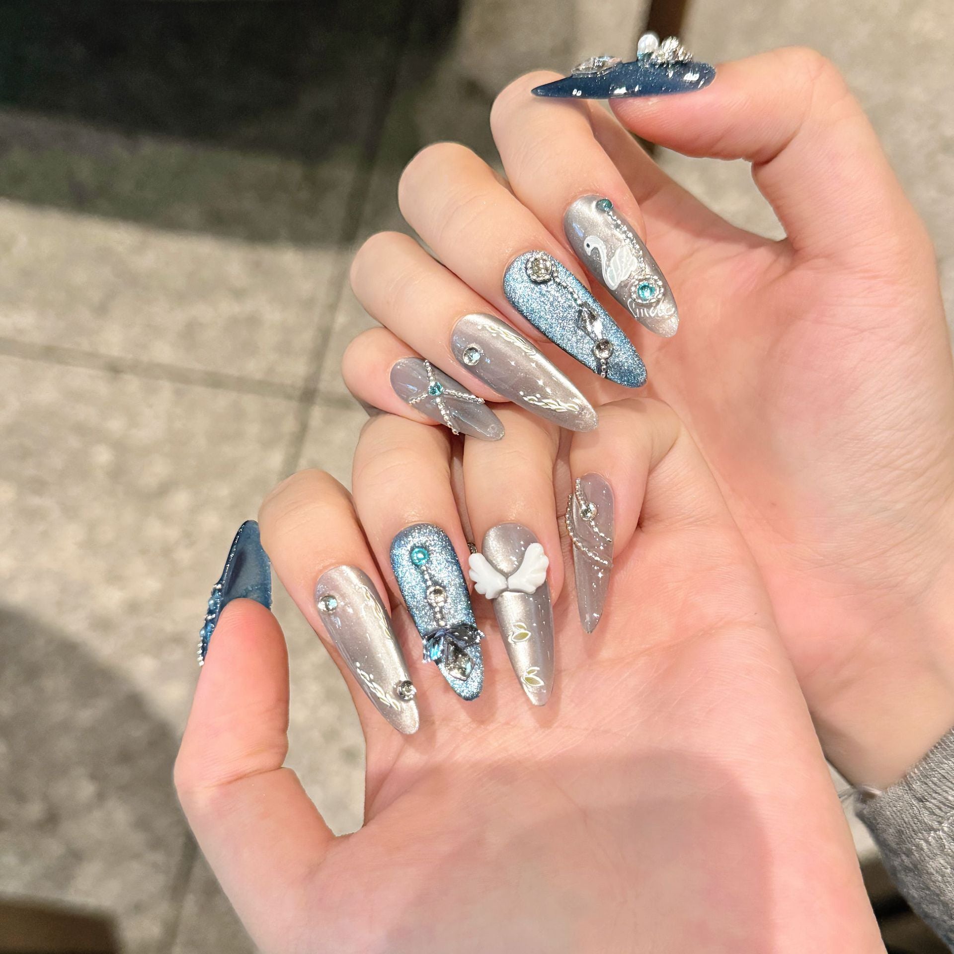 Swan Lake Cat Eye Nails Set