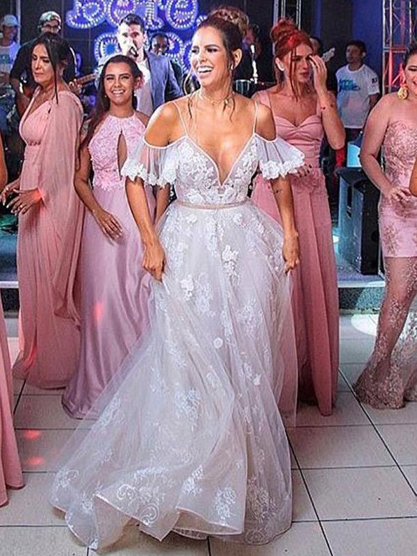V-neck Long A-line Lace Tulle Wedding Dresses